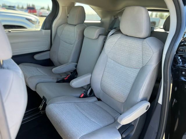Certified 2024 Toyota Sienna LE image 15