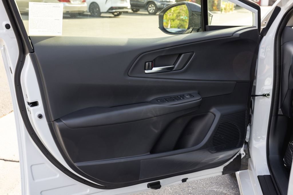 Used 2026 Toyota Prius Plug-In Hybrid image 25