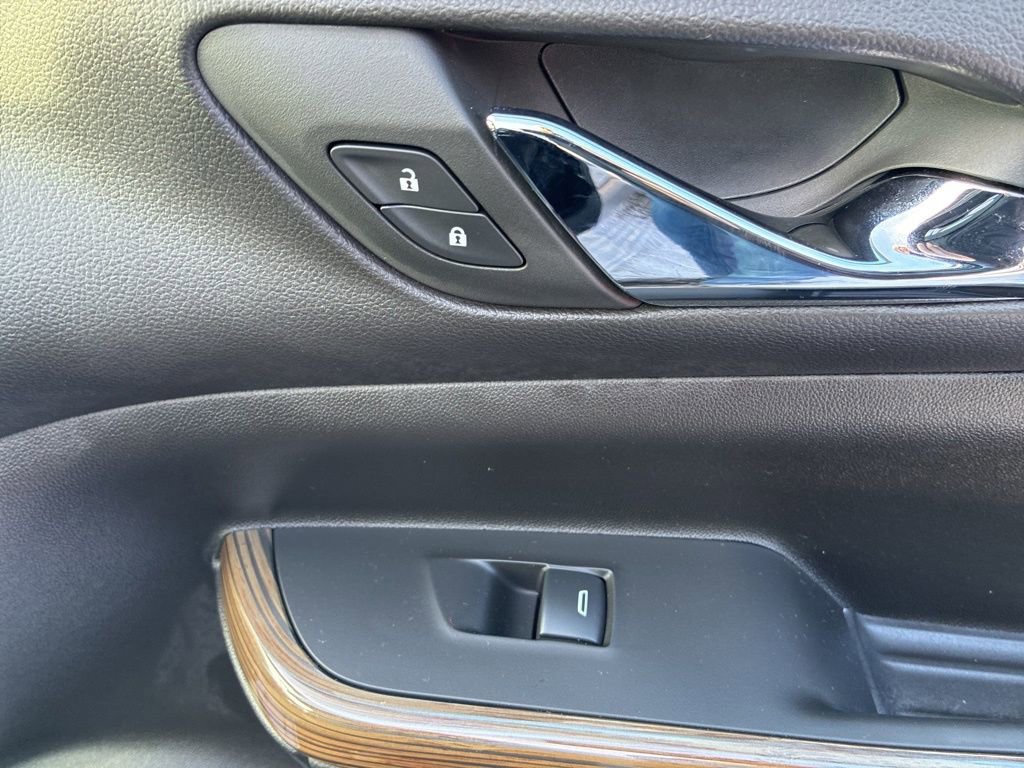 Used 2023 GMC Acadia SLE w/ Driver Convenience Package image 33