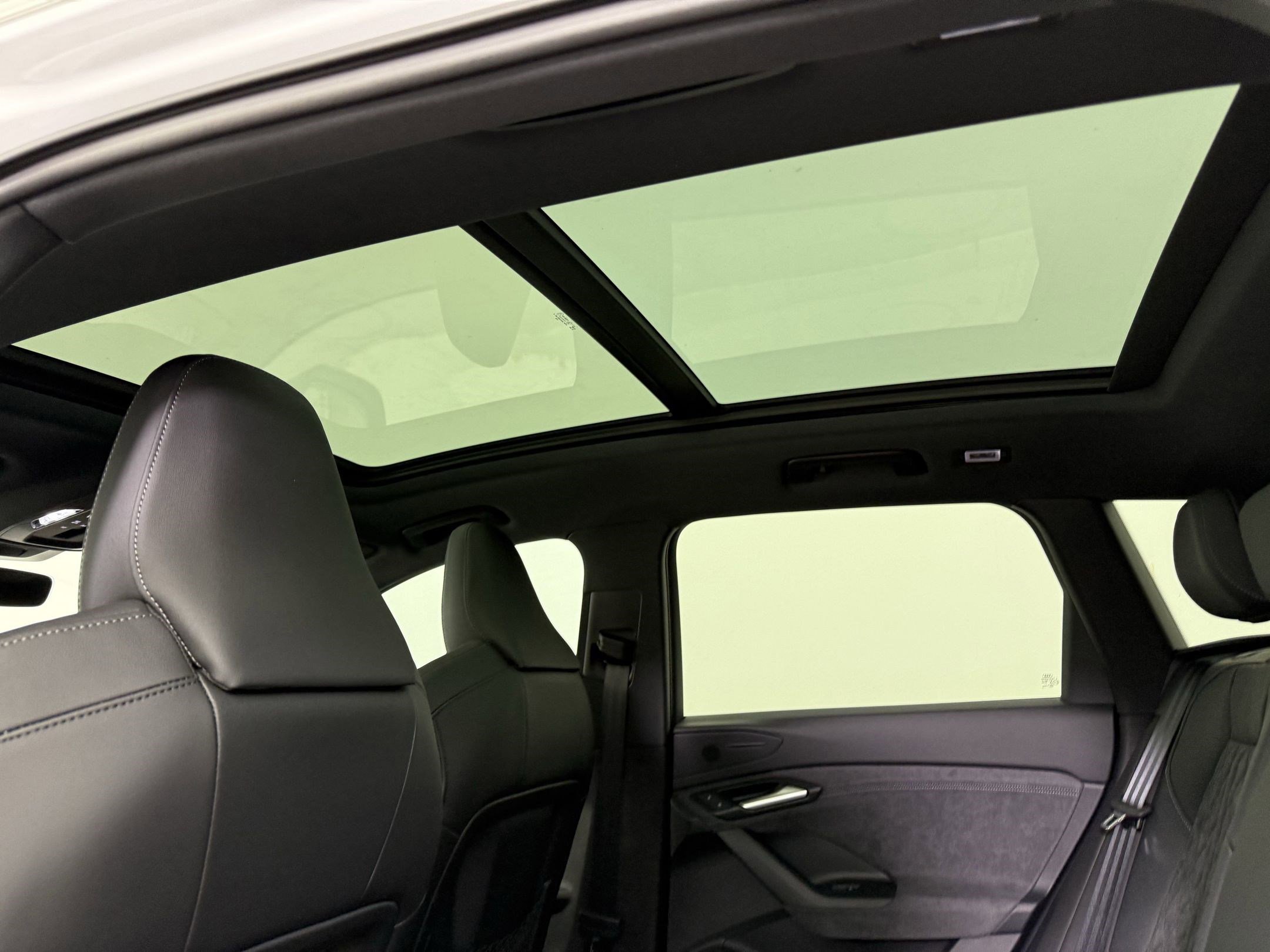 New 2025 Audi SQ6 e-tron Premium image 15