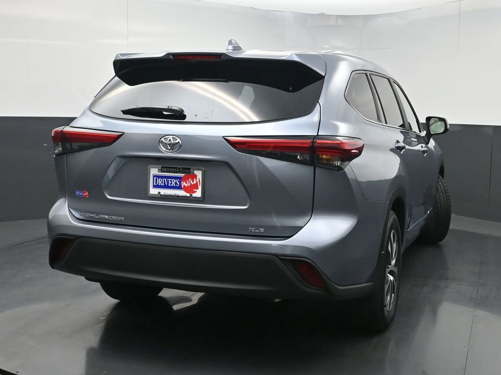 Used 2023 Toyota Highlander XLE image 41