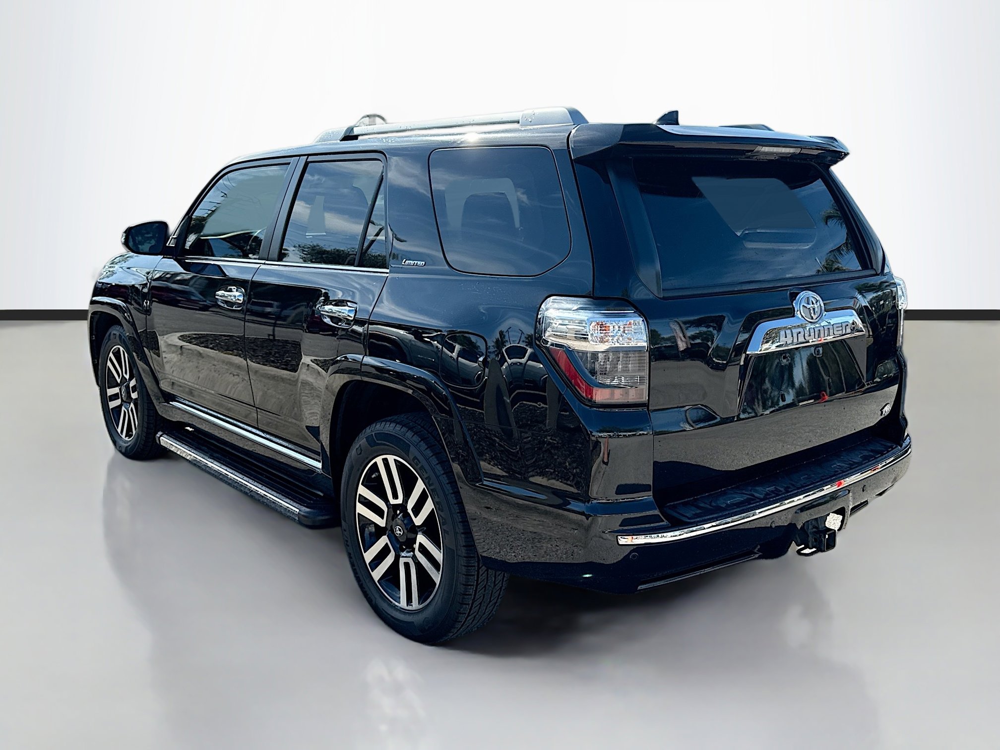 Used 2020 Toyota 4Runner Limited image 5