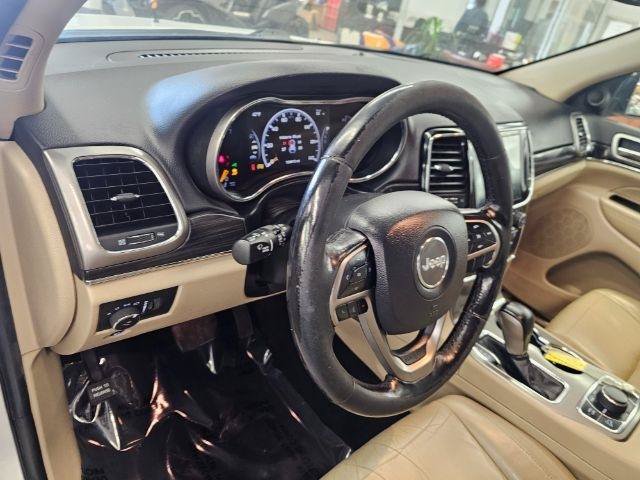 Used 2019 Jeep Grand Cherokee Limited AWD/4WD image 10