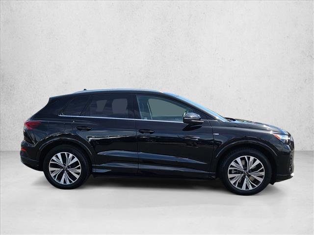 Used 2023 Audi Q4 e-tron Premium Plus w/ Premium Plus RWD video 4