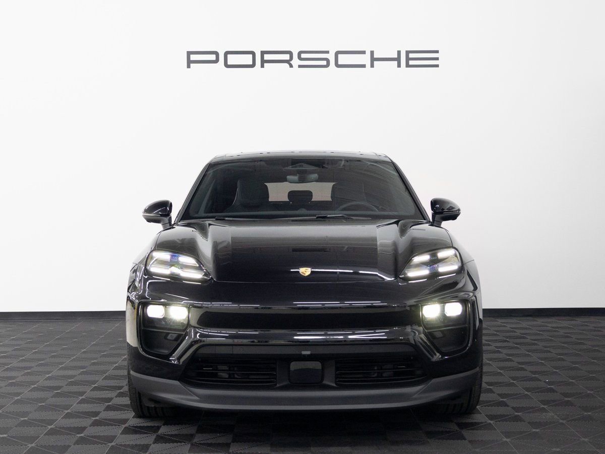 New 2025 Porsche Macan 4 Electric image 10
