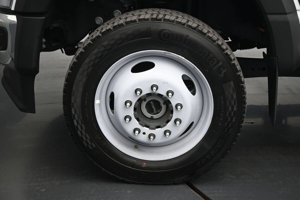 New 2025 Ford F450 XL w/ XL Chrome Package AWD/4WD image 18