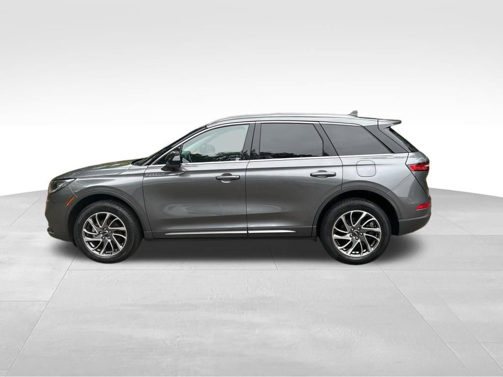 Used 2022 Lincoln Corsair AWD w/ Equipment Group 101A image 2