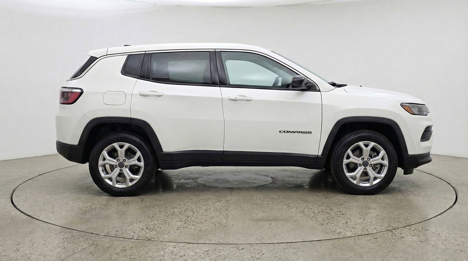 Used 2025 Jeep Compass Latitude image 11
