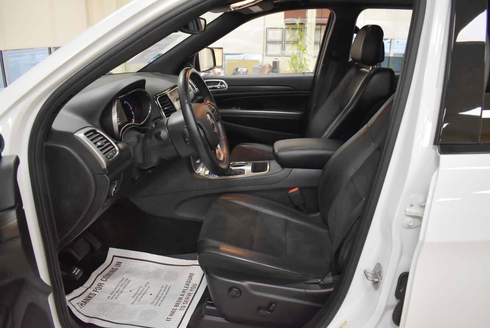 Used 2019 Jeep Grand Cherokee Altitude AWD/4WD image 10