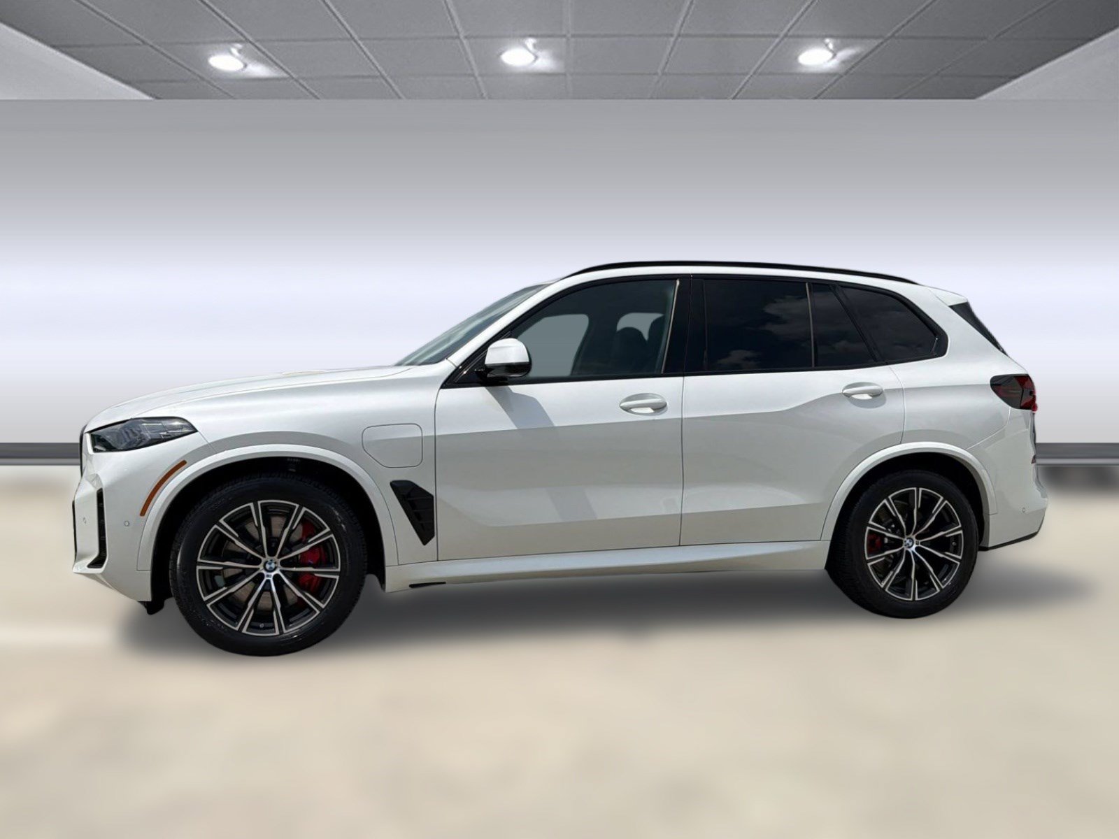 Used 2026 BMW X5 xDrive50e w/ M Sport Package AWD/4WD image 2