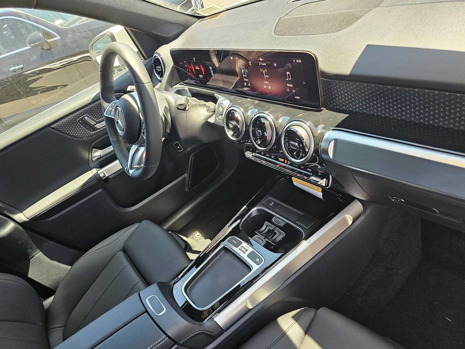 New 2026 Mercedes-Benz GLB 250 image 11