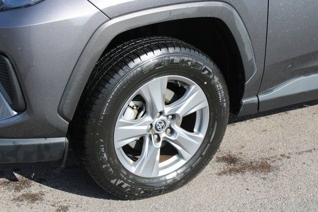 Used 2022 Toyota RAV4 XLE image 12