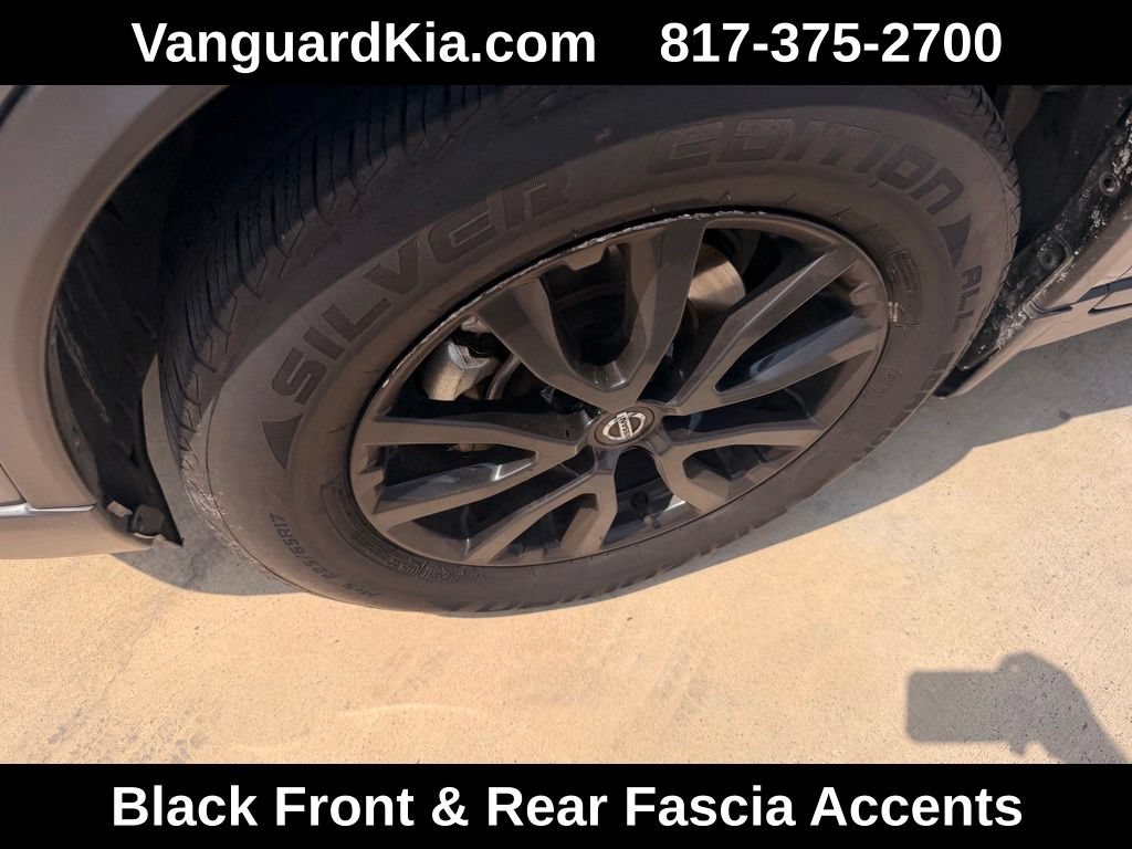 Used 2018 Nissan Rogue SV FWD image 8