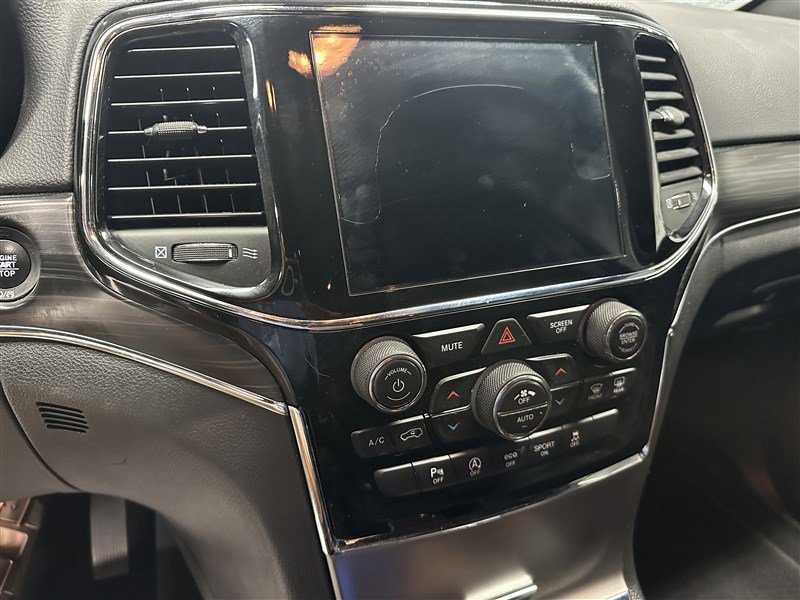 Used 2019 Jeep Grand Cherokee Limited w/ Luxury Group II AWD/4WD image 20