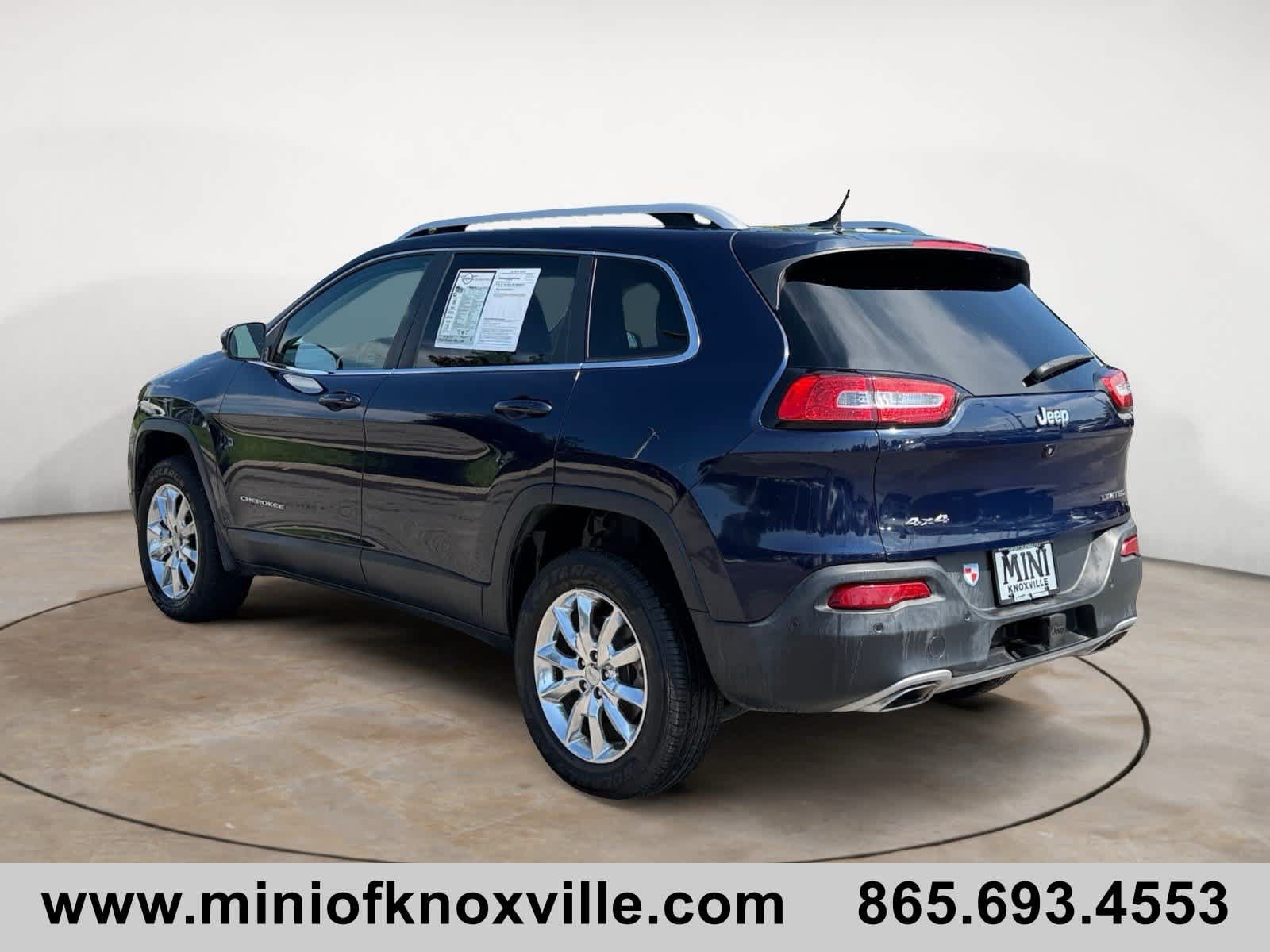 Used 2015 Jeep Cherokee Limited w/ Luxury Group AWD/4WD image 5