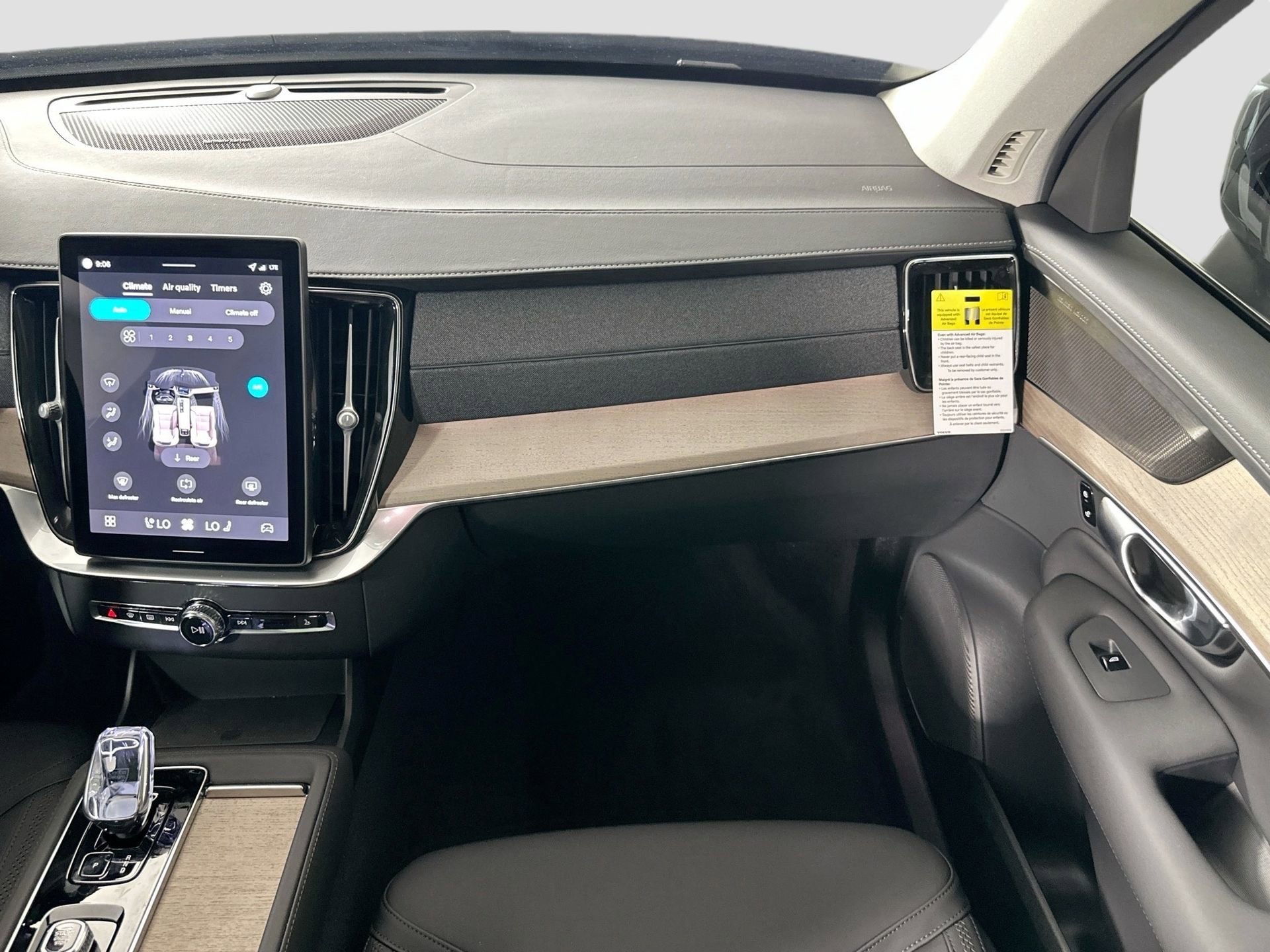 New 2026 Volvo XC90 B5 Plus w/ Protection Package Premier AWD/4WD image 28