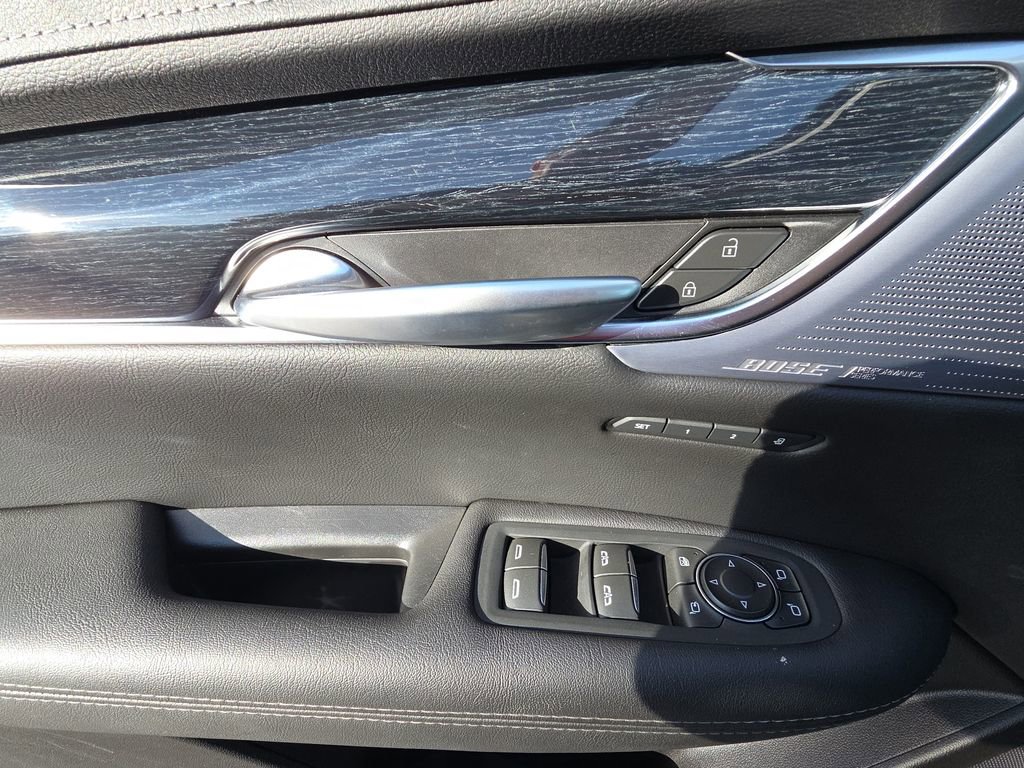 Used 2025 Cadillac XT5 Premium Luxury image 13