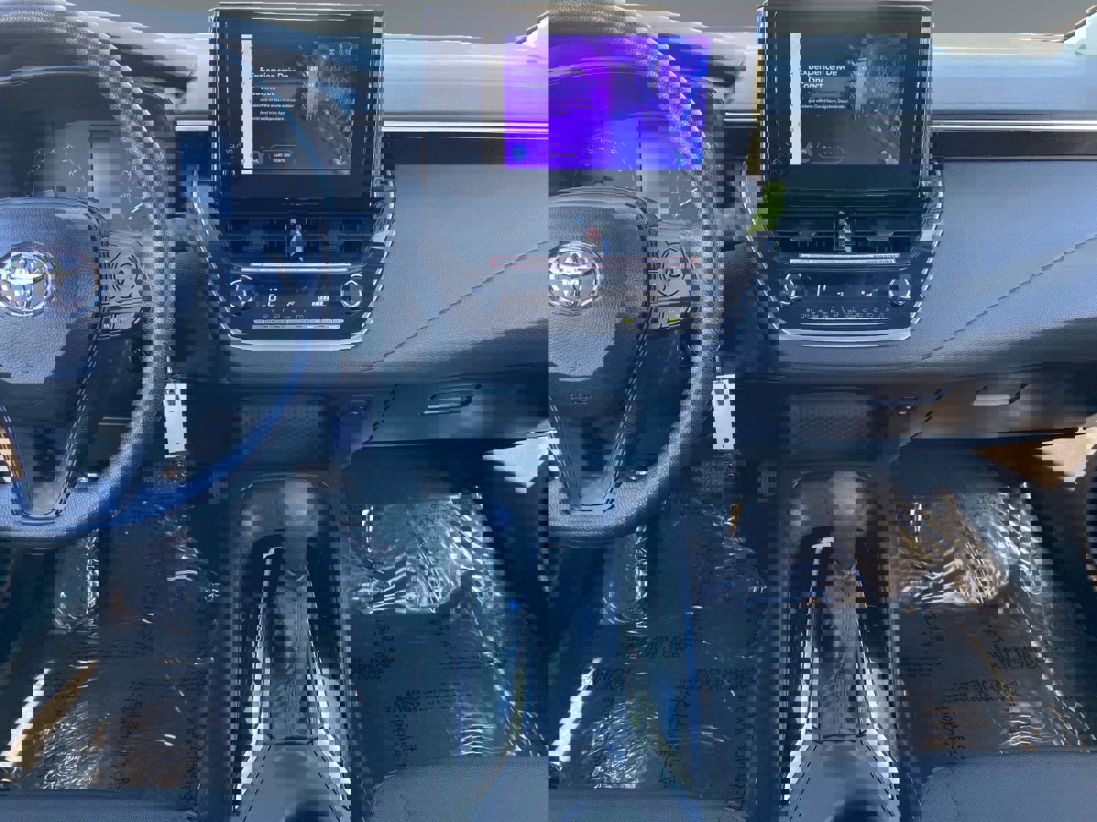 Used 2025 Toyota Corolla LE image 11