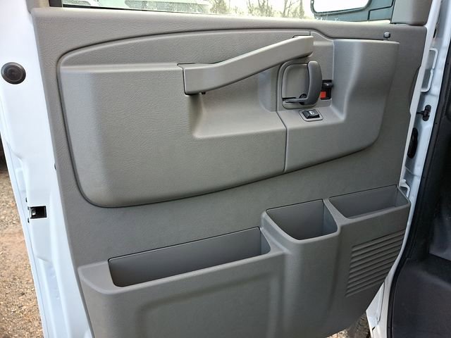 New 2025 Chevrolet Express 3500 LS image 8