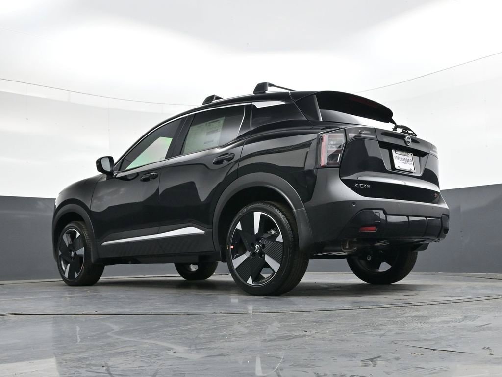 Certified 2026 Nissan Kicks SR FWD image 33