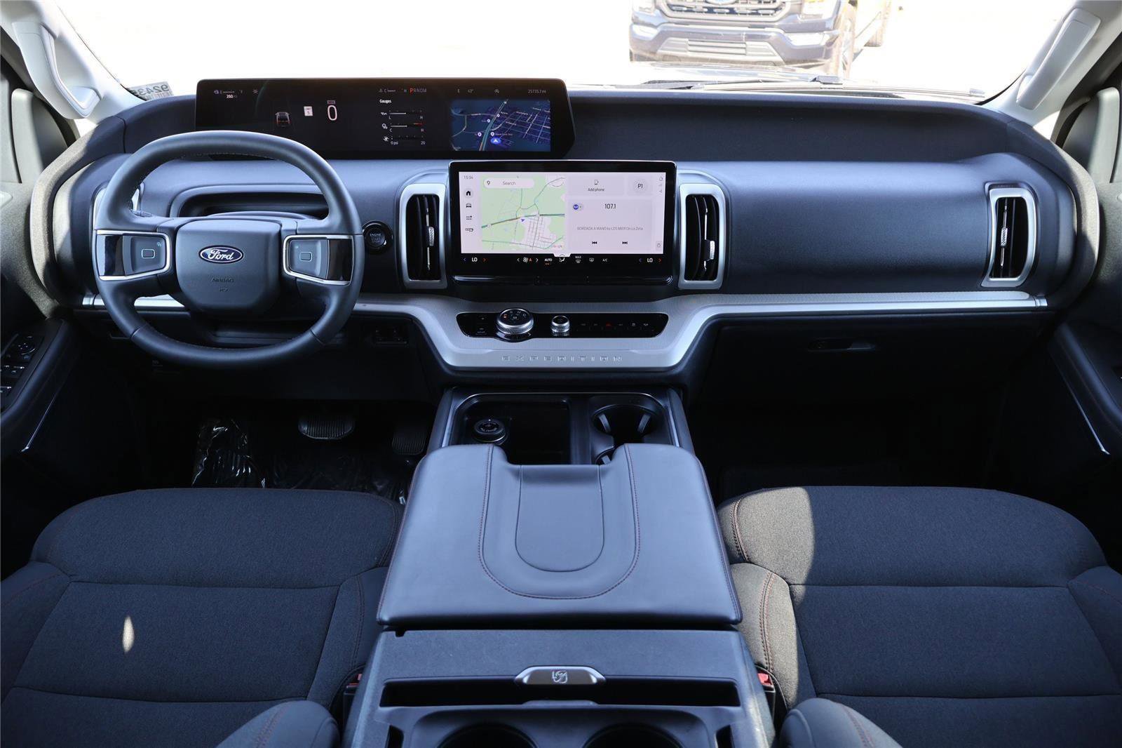 Certified 2025 Ford Expedition Active image 24