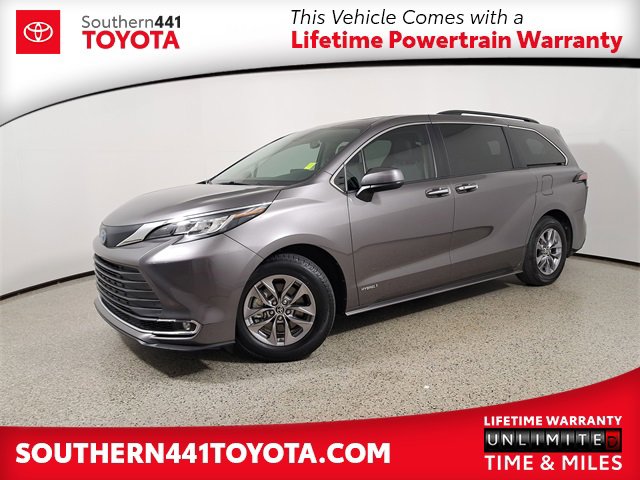 Used 2021 Toyota Sienna XLE