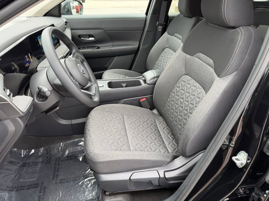 Used 2026 Nissan Kicks SV image 11