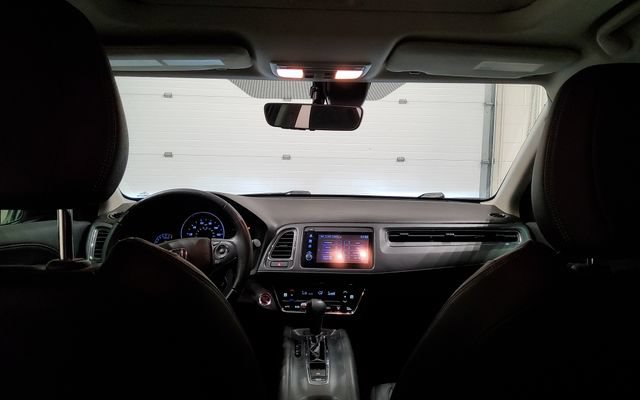 Used 2020 Honda HR-V Touring image 27