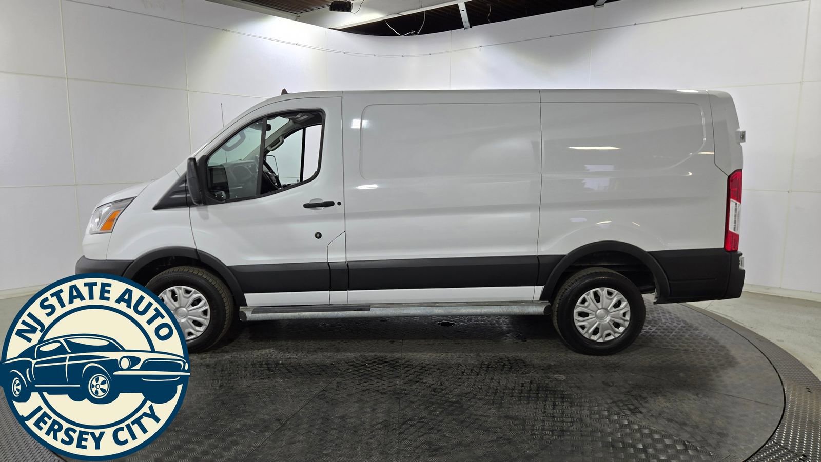 Used 2022 Ford Transit 250 Low Roof w/ Exterior Upgrade Package image 4