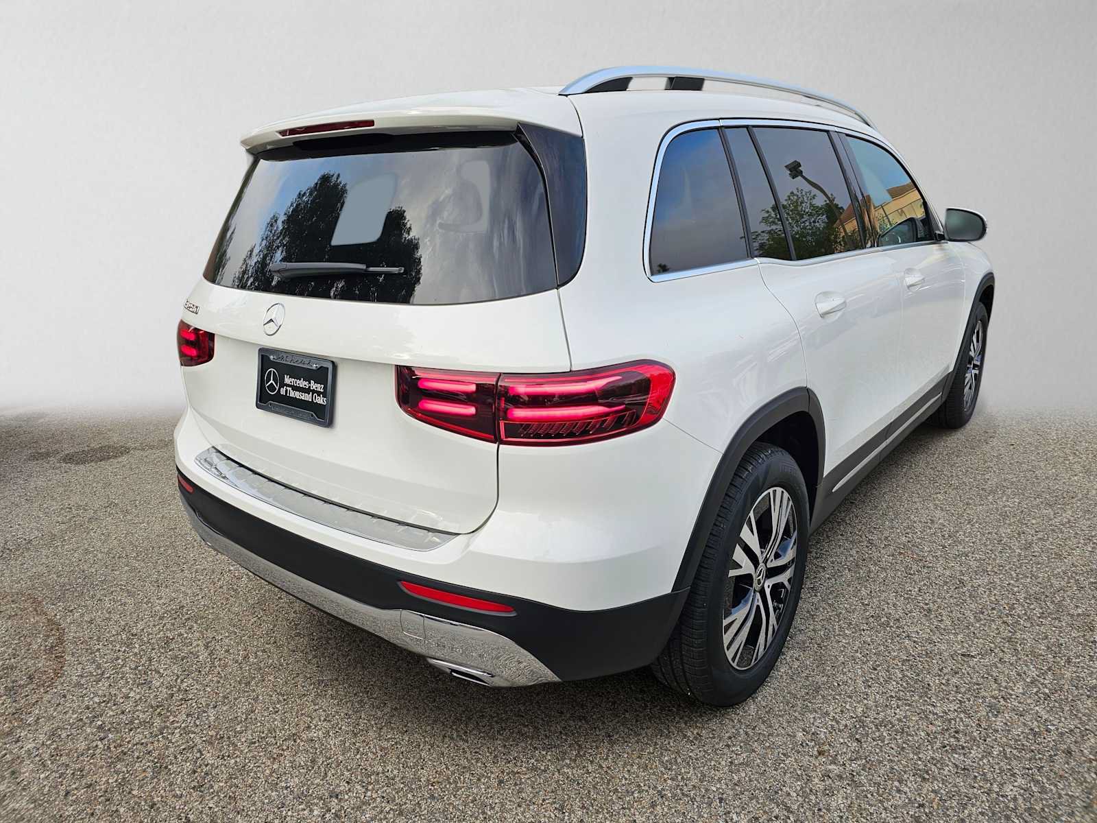 New 2026 Mercedes-Benz GLB 250 image 3
