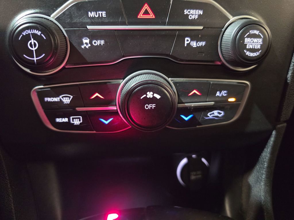 Used 2021 Dodge Charger SXT w/ Leather Interior Group image 16