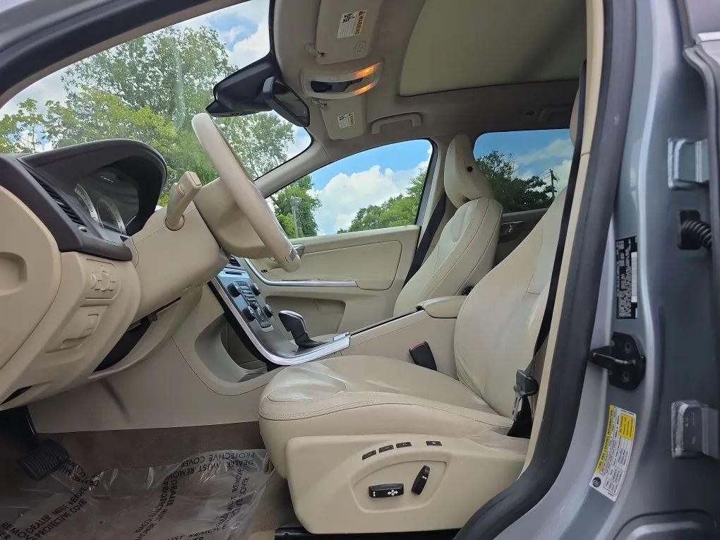 Used 2013 Volvo XC60 T6 AWD/4WD image 15