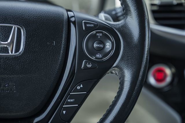 Used 2017 Honda Pilot Touring image 29
