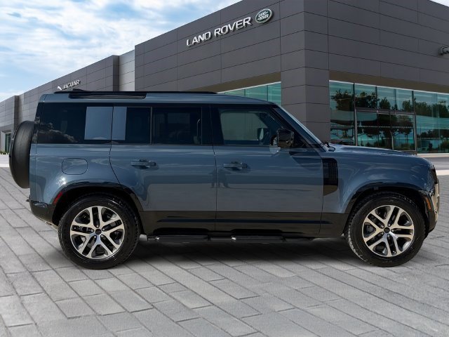 Certified 2026 Land Rover Defender 110 X-Dynamic SE AWD/4WD image 6