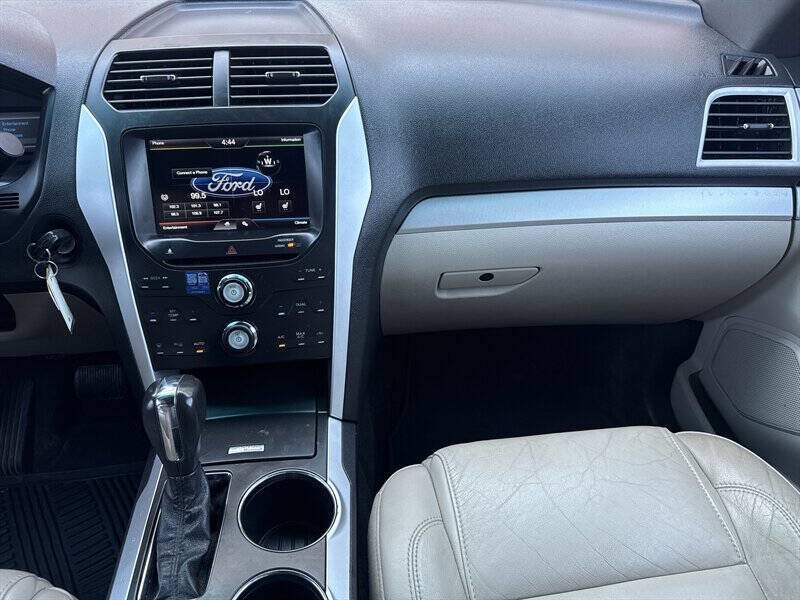 Used 2011 Ford Explorer XLT w/ 202A Rapid Spec Order Code AWD/4WD image 23