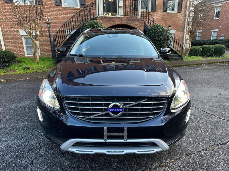Used 2017 Volvo XC60 T6 Dynamic w/ Preferred Option Package image 4