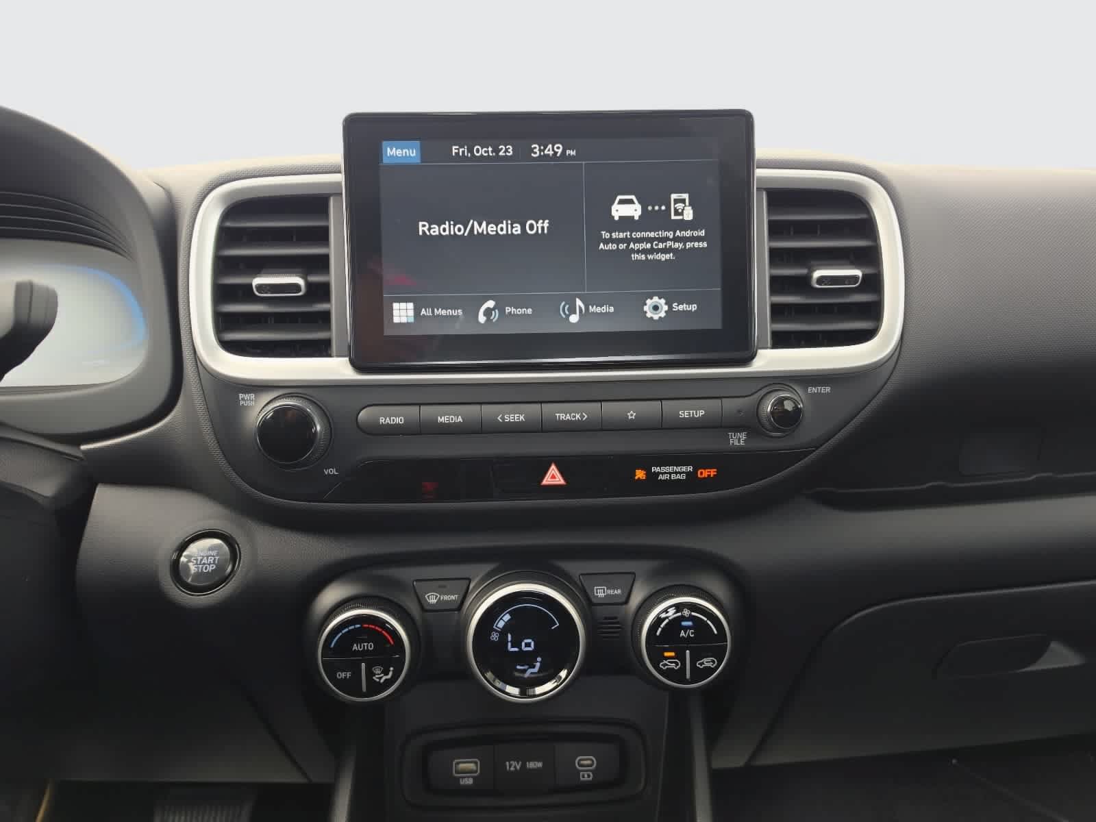 Used 2025 Hyundai Venue SEL FWD image 17