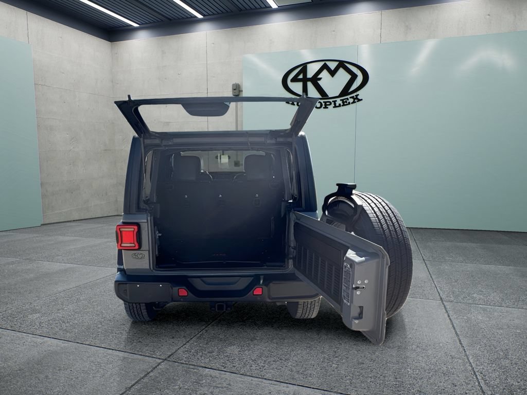 Used 2018 Jeep Wrangler Unlimited Sport S AWD/4WD image 4