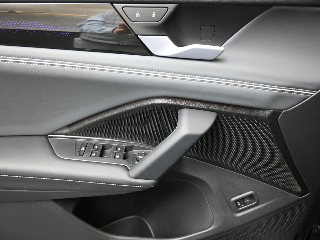 New 2026 Volkswagen Tiguan SEL R-Line image 22