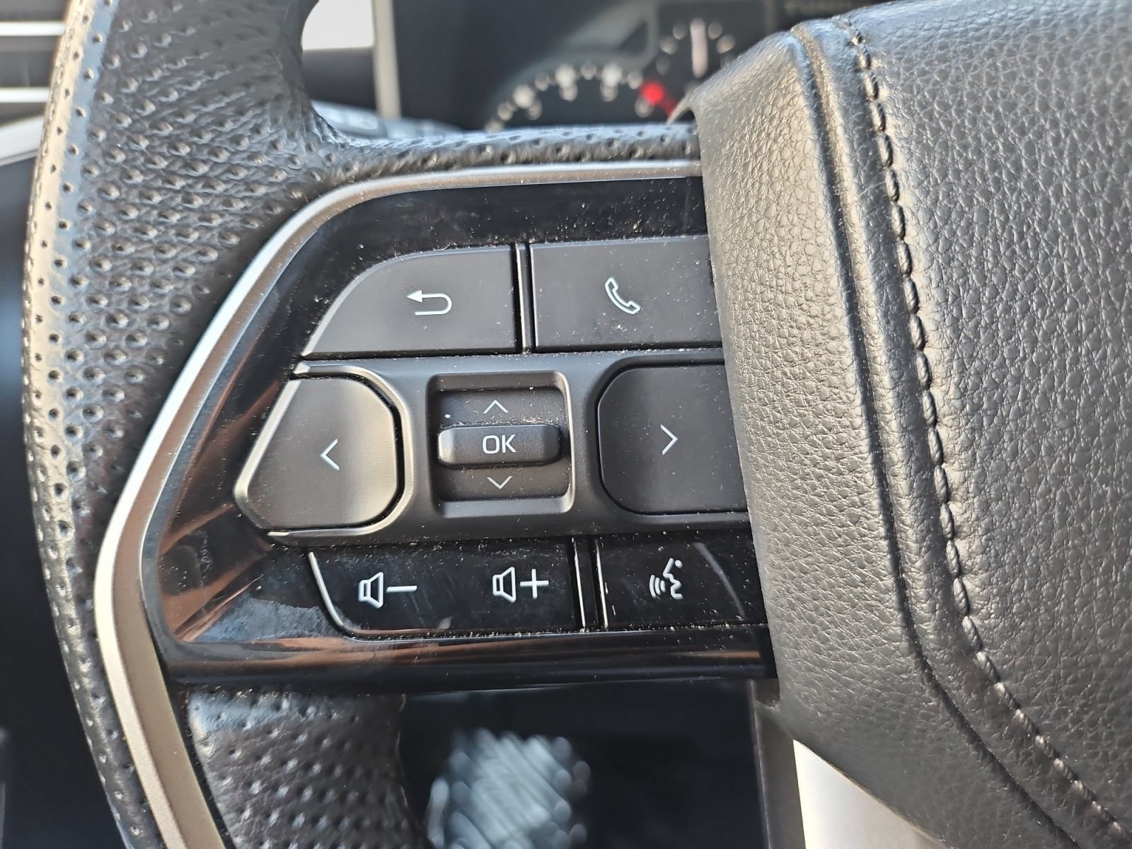 Used 2024 Toyota Tundra SR5 w/ SR5 Premium Package AWD/4WD image 31