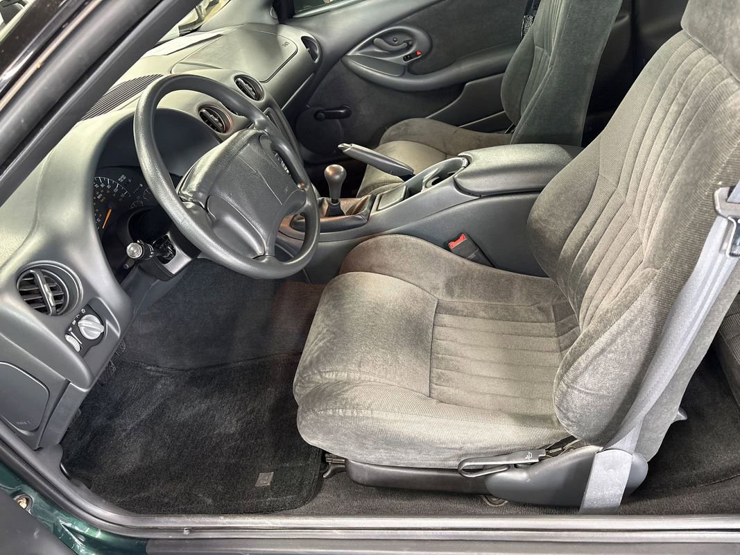 Used 1994 Pontiac Firebird Coupe image 34