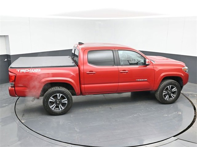 Used 2017 Toyota Tacoma TRD Sport w/ Tow Package (A/T) image 40