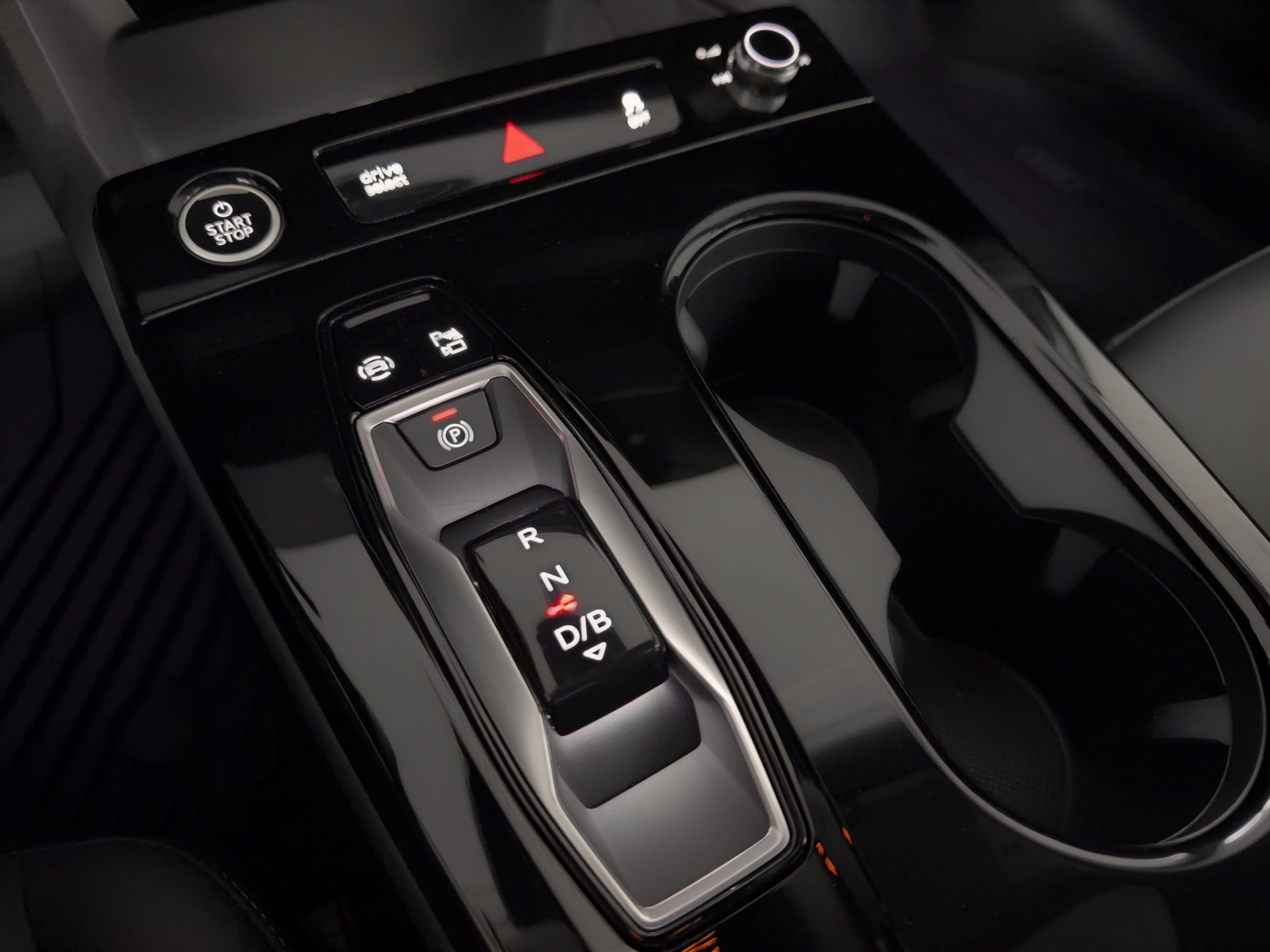 Used 2025 Audi A6 e-tron Premium Plus w/ Premium Plus image 25