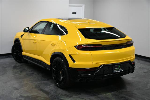 Used 2025 Lamborghini Urus SE AWD/4WD image 10