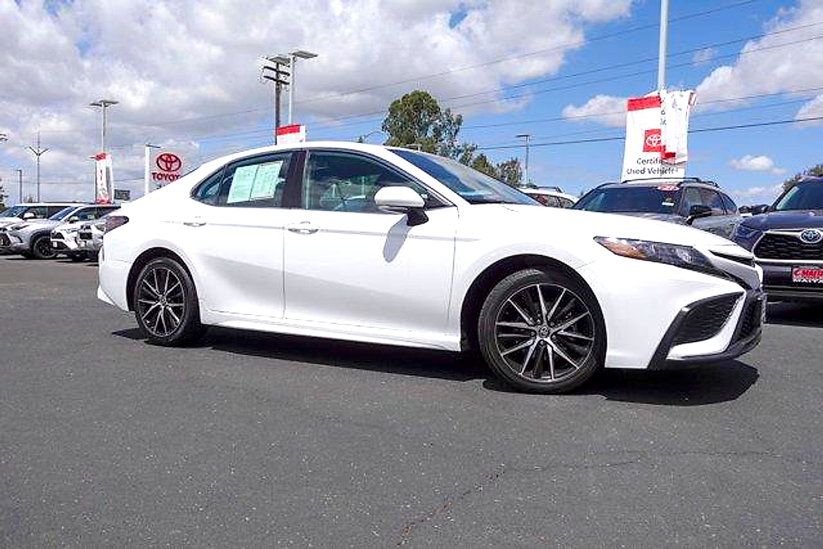 Certified 2023 Toyota Camry SE FWD image 4