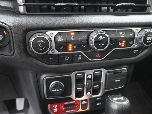 Used 2025 Jeep Wrangler Willys image 27