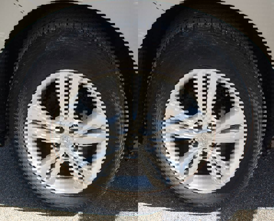 Used 2011 Hyundai Tucson GLS image 16