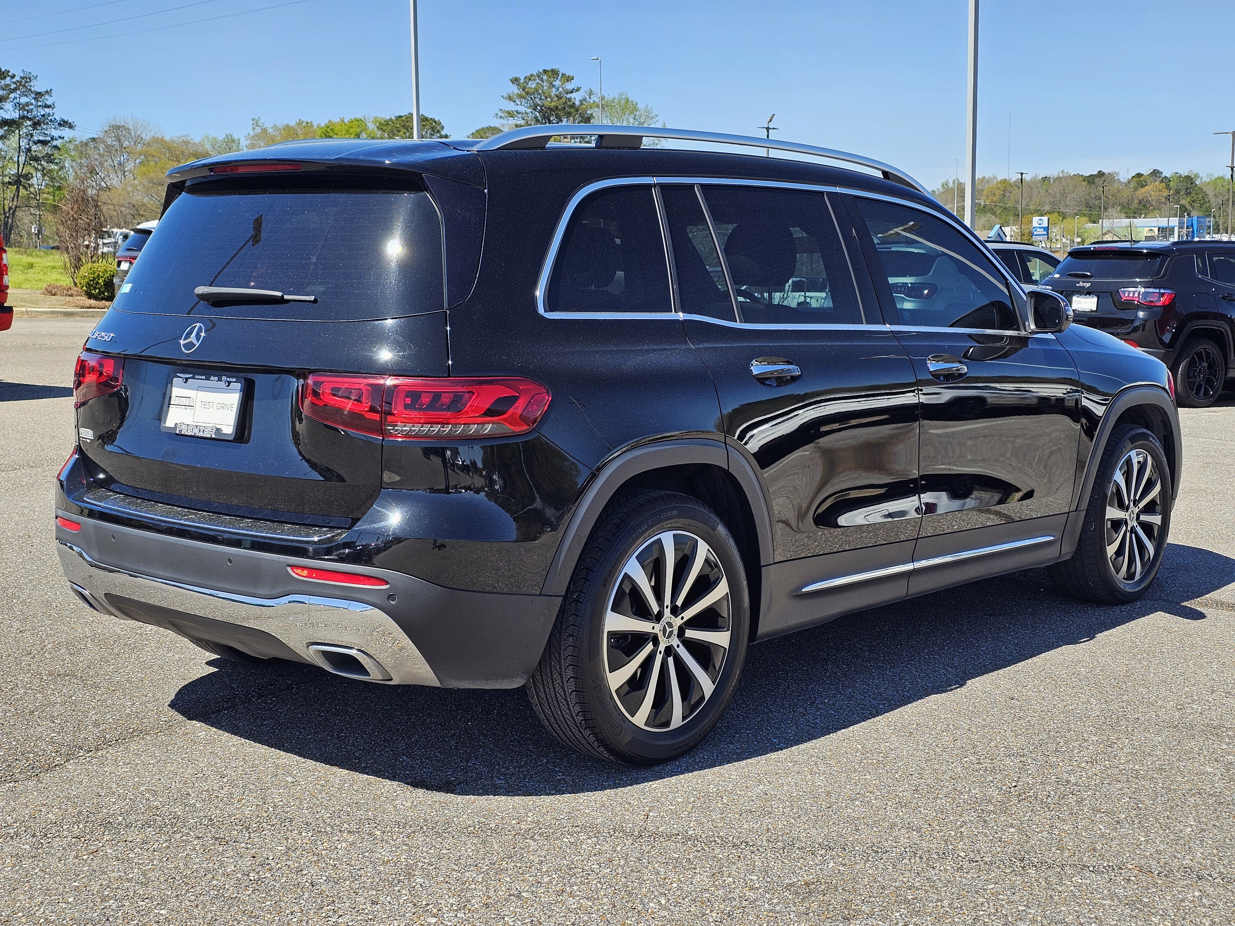Used 2022 Mercedes-Benz GLB 250 GLB 250 SUV image 8