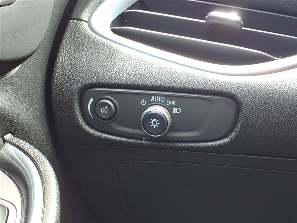 Used 2022 Chevrolet Malibu LT FWD image 14