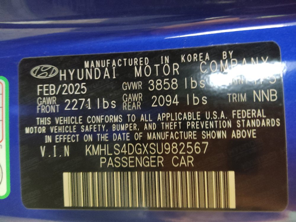 Used 2025 Hyundai Elantra SEL FWD image 33